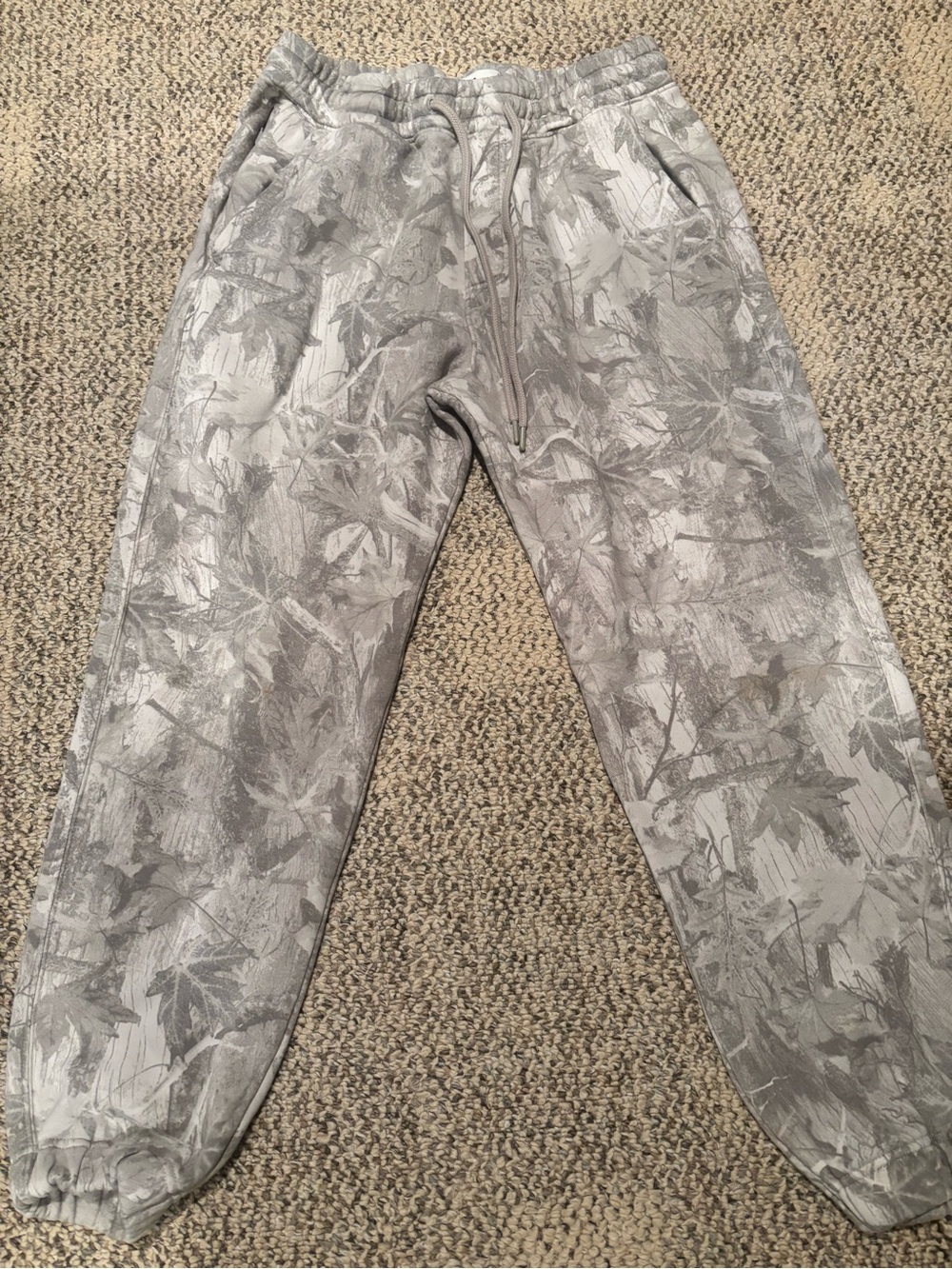 Hollister Men's Gray Patterned Jogger Pants - Comfortable Everyday Wear